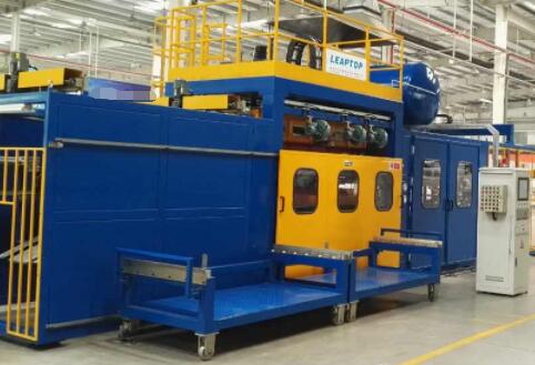 正負壓多工位熱成形機的機構部份